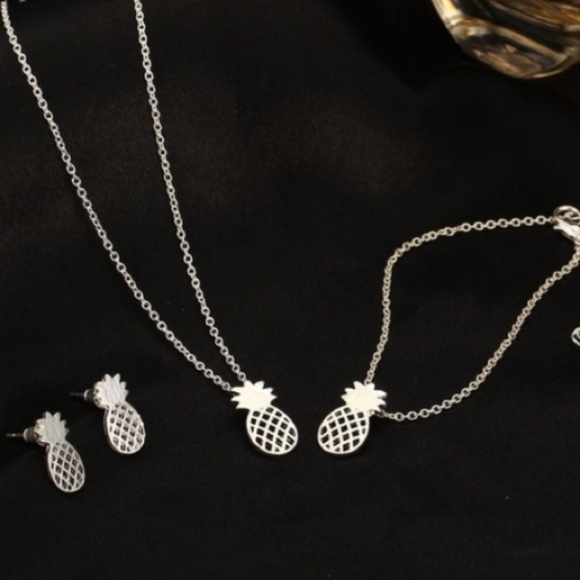 3/Pcs Dainty Silver Hollow Pineapple Jewelry Set - Picture 4 of 5
